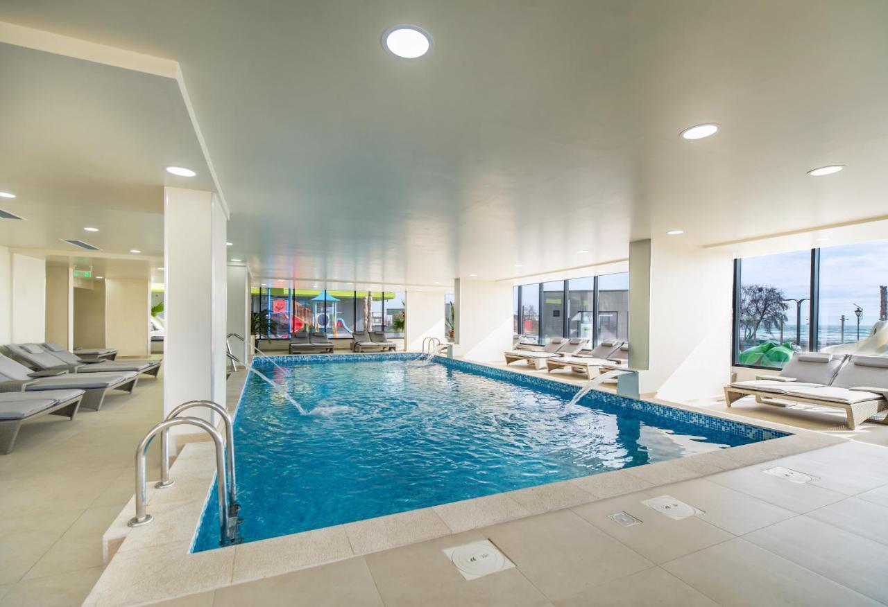 Olive Apartment In Spa N Pool Resort-Parking Mamaia Ngoại thất bức ảnh