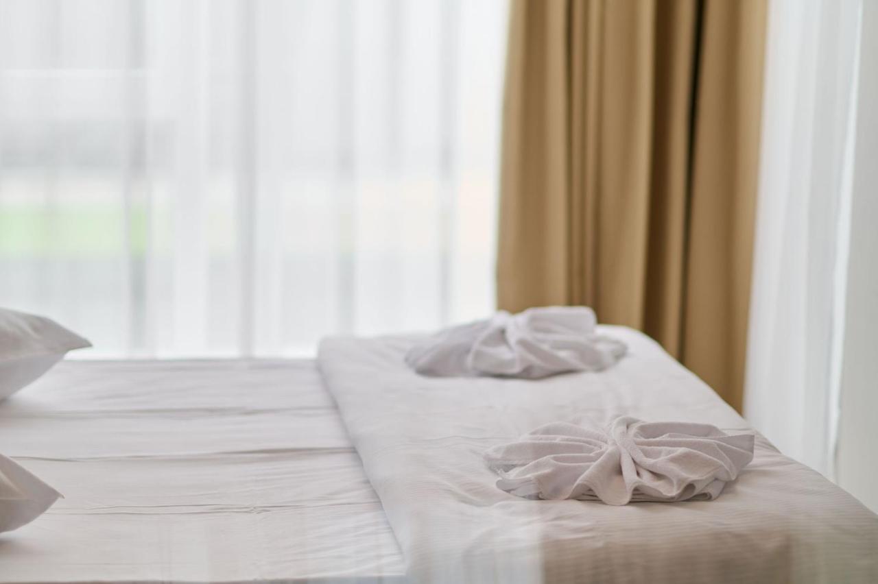 Olive Apartment In Spa N Pool Resort-Parking Mamaia Ngoại thất bức ảnh